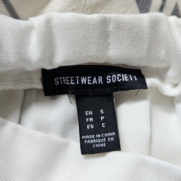 NWOT white pleated skirt - Picture 3 of 3